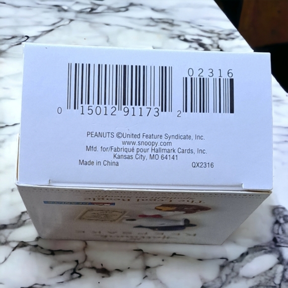 Hallmark Series Keepsake Edition Peanuts The Legal Beagle Ornament (2006) - Picture 8 of 8